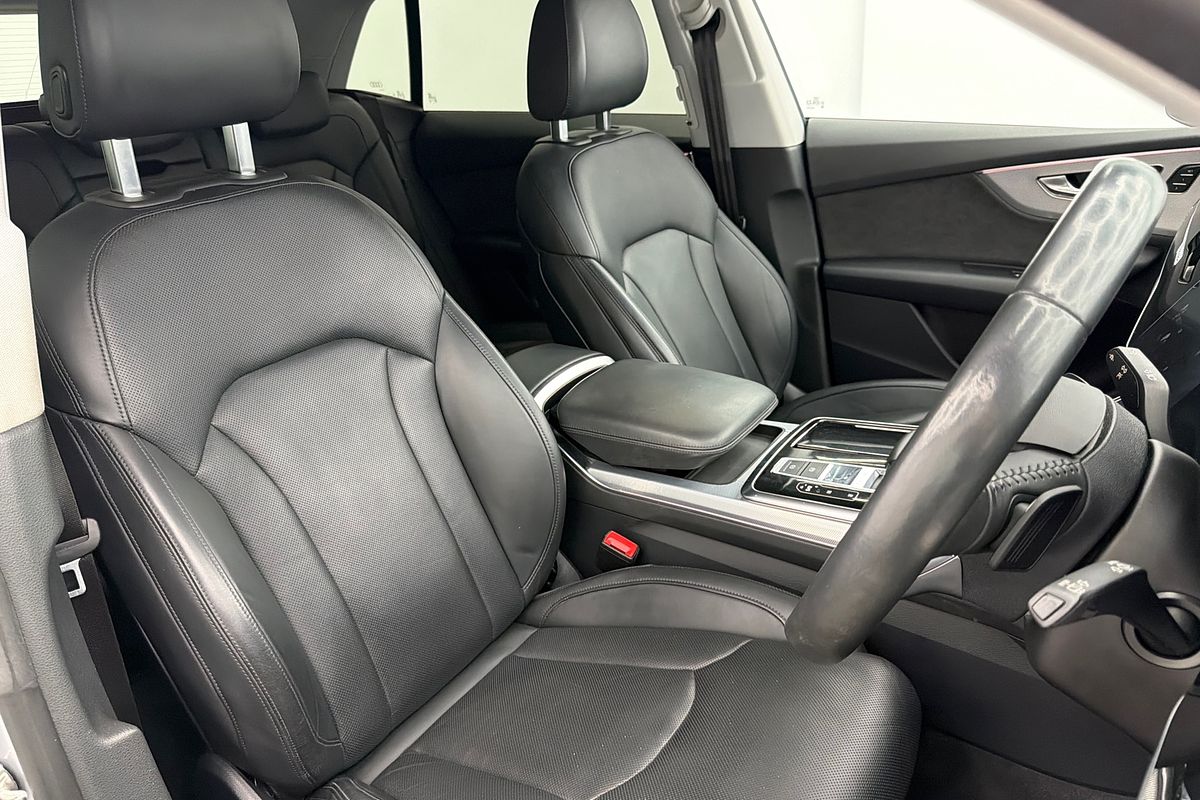 2019 Audi Q8 55 TFSI F1