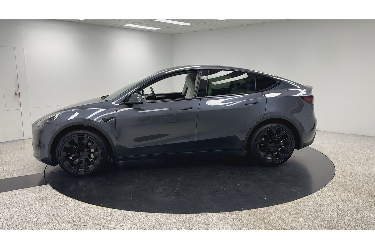 2023 Tesla Model Y Rear-Wheel Drive