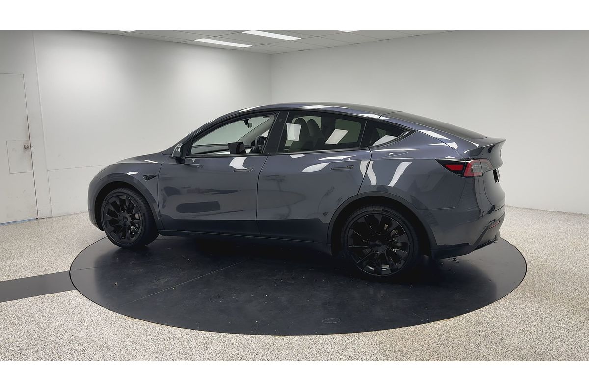 2023 Tesla Model Y Rear-Wheel Drive