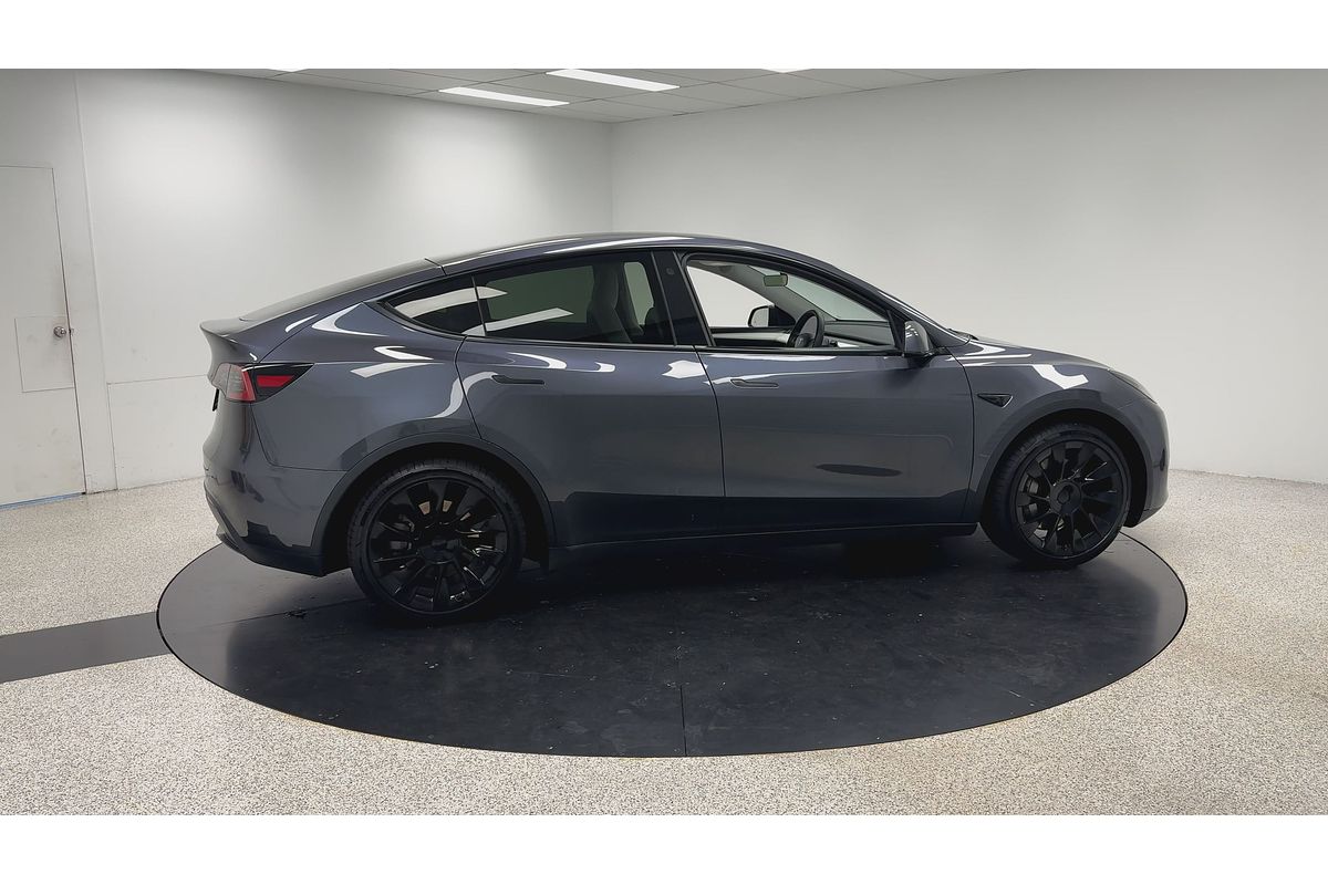 2023 Tesla Model Y Rear-Wheel Drive