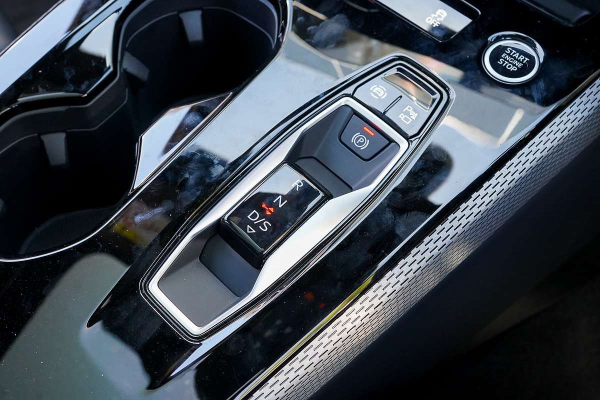 2025 Audi A5 e-hybrid S-Line B10