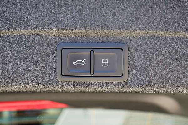 2025 Audi A5 e-hybrid S-Line B10