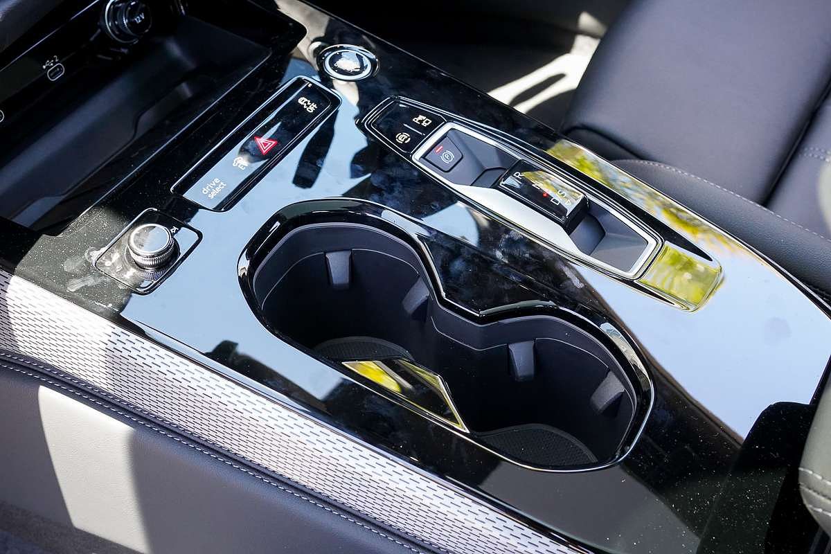 2025 Audi A5 e-hybrid S-Line B10