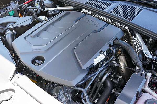 2025 Audi A5 e-hybrid S-Line B10