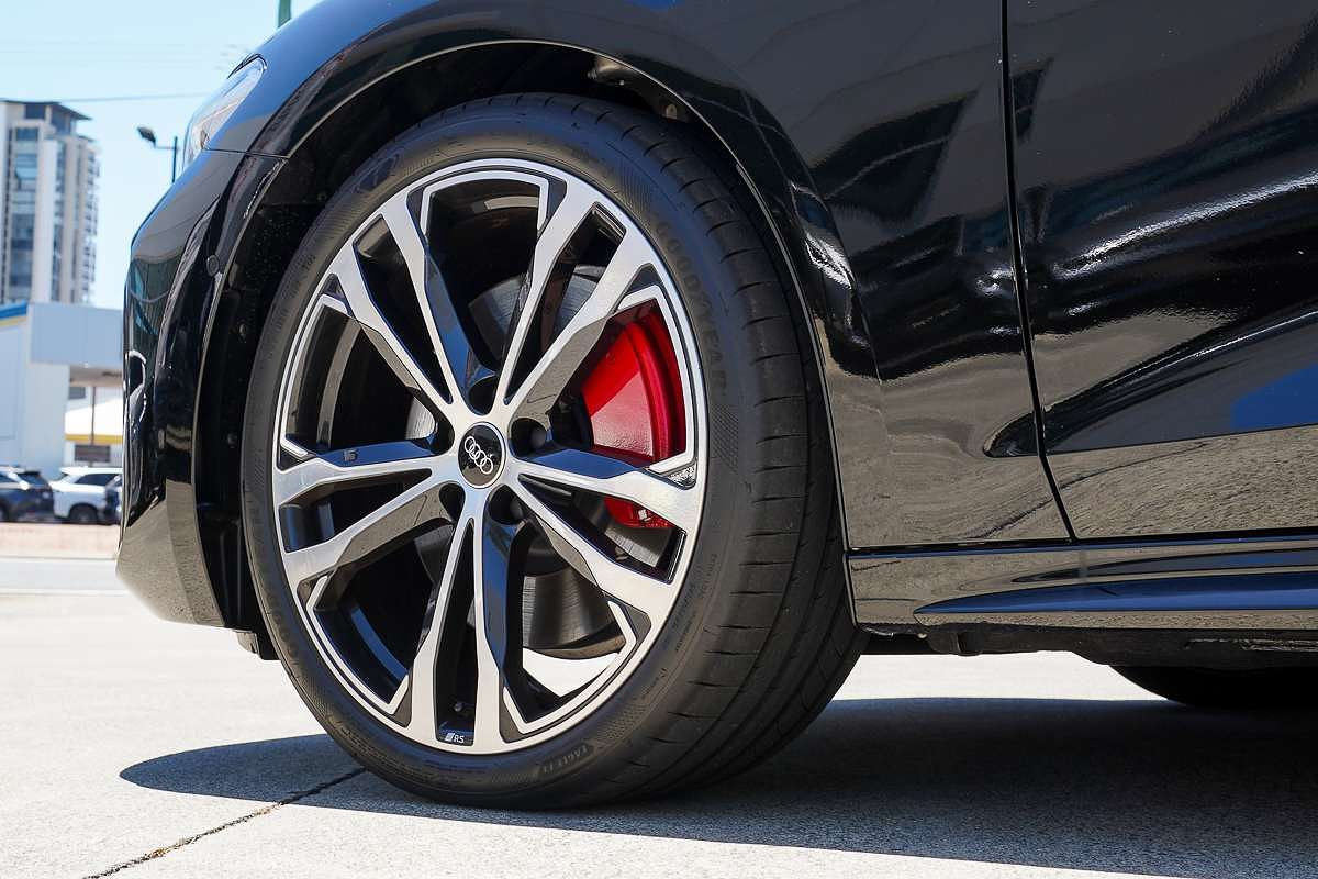 2025 Audi A5 e-hybrid S-Line B10