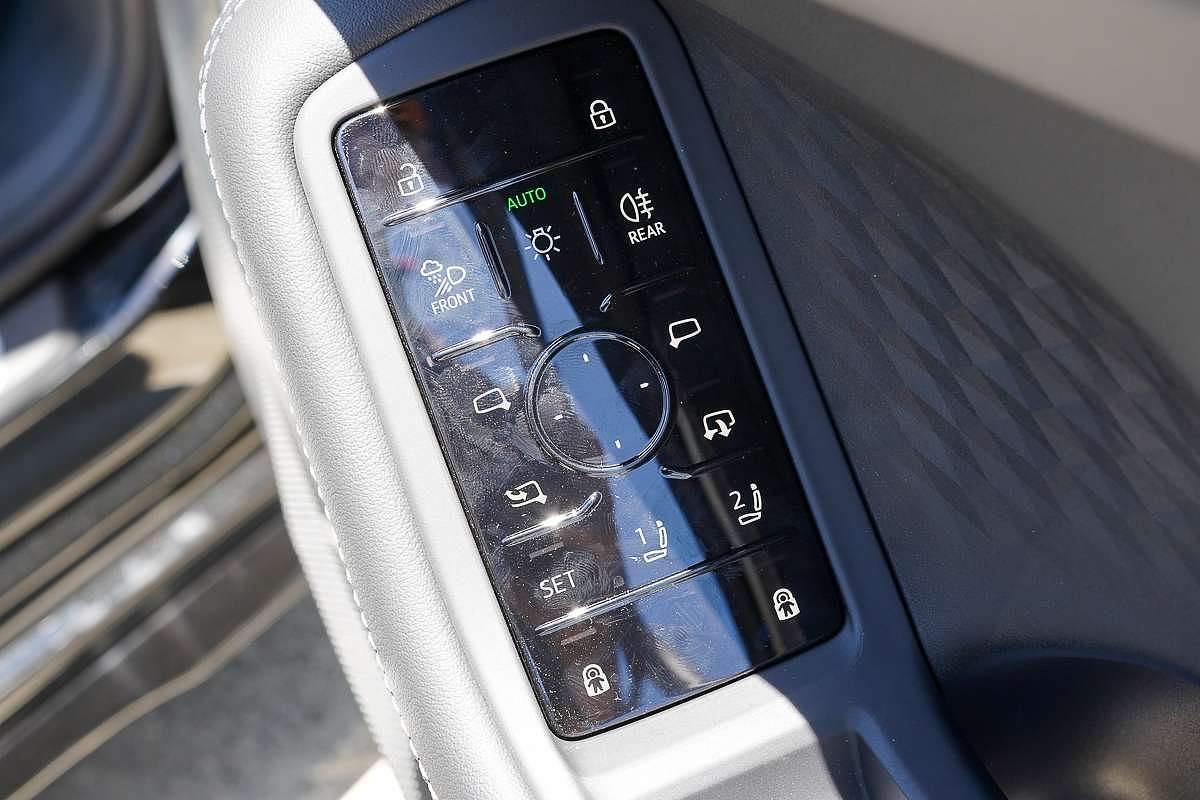 2025 Audi A5 e-hybrid S-Line B10