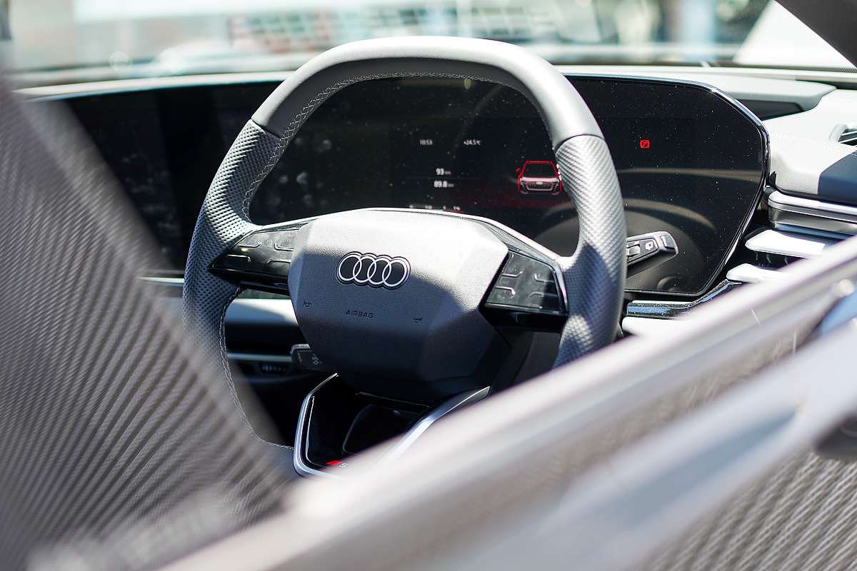 2025 Audi A5 e-hybrid S-Line B10