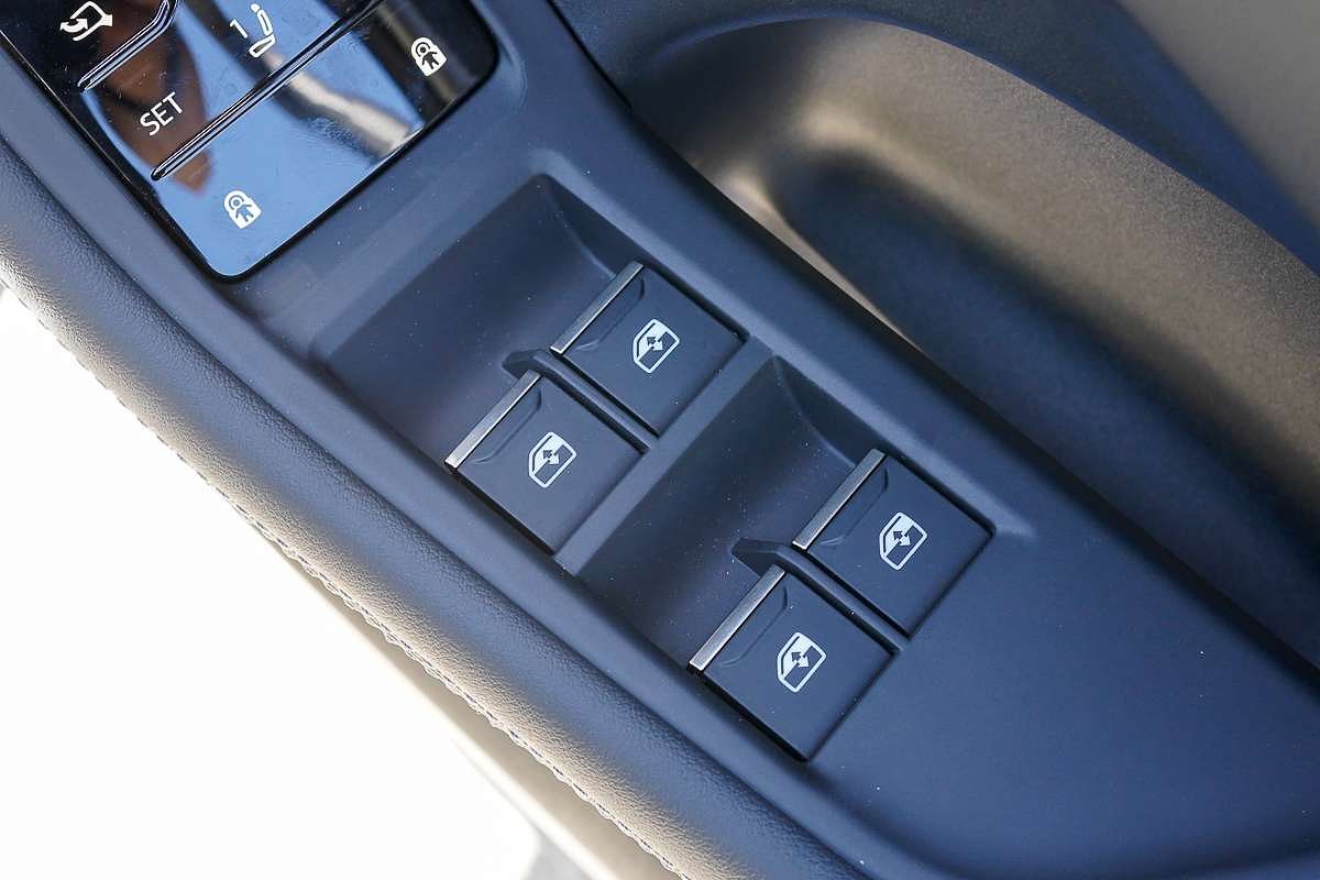 2025 Audi A5 e-hybrid S-Line B10