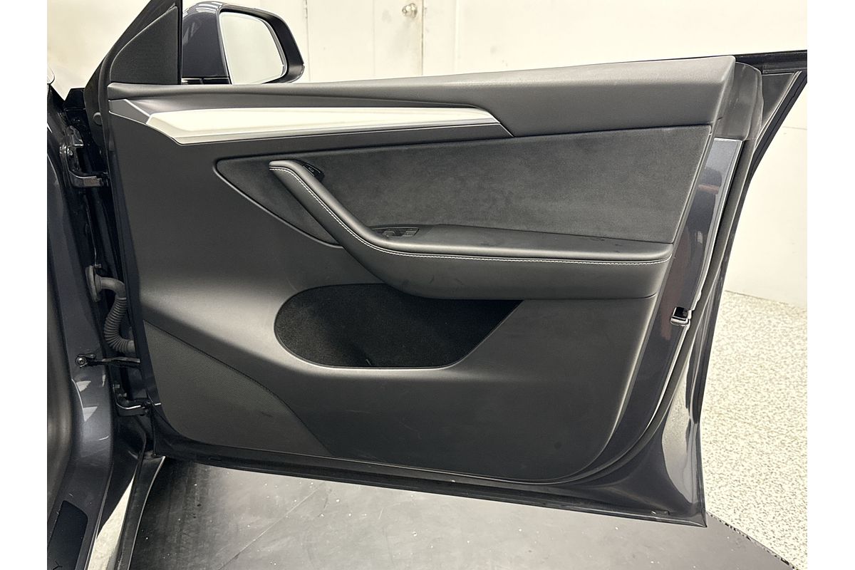 2023 Tesla Model Y Rear-Wheel Drive