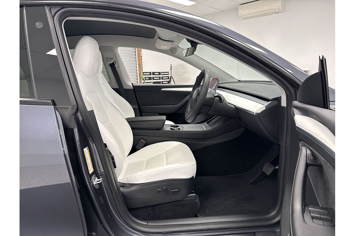 2023 Tesla Model Y Rear-Wheel Drive