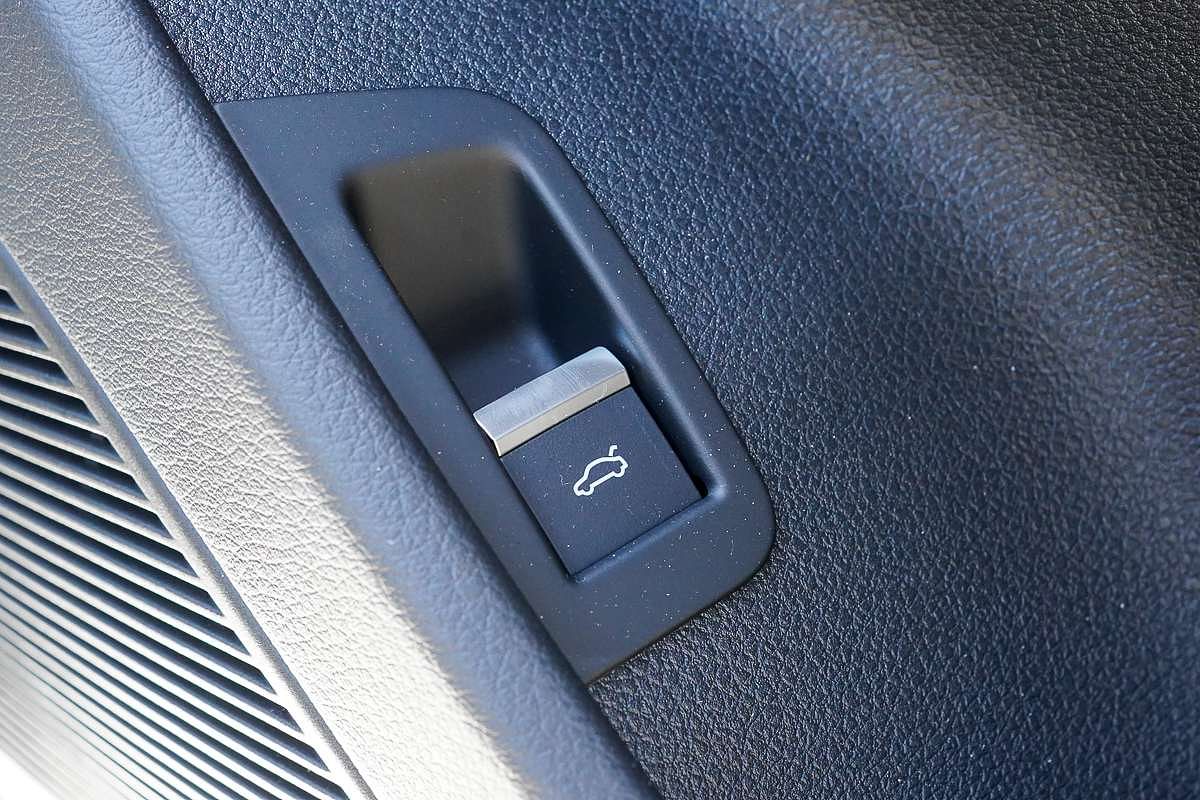 2025 Audi Q8 TFSI 250kW S line F1