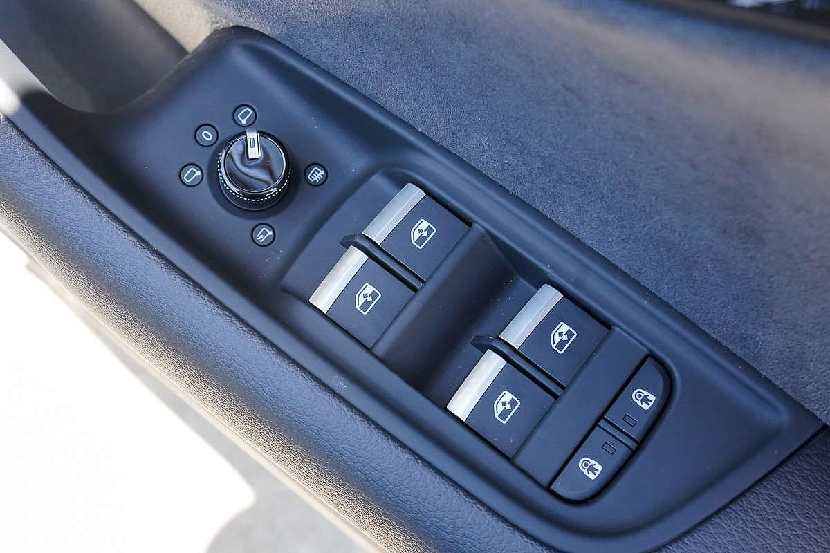 2025 Audi Q8 TFSI 250kW S line F1