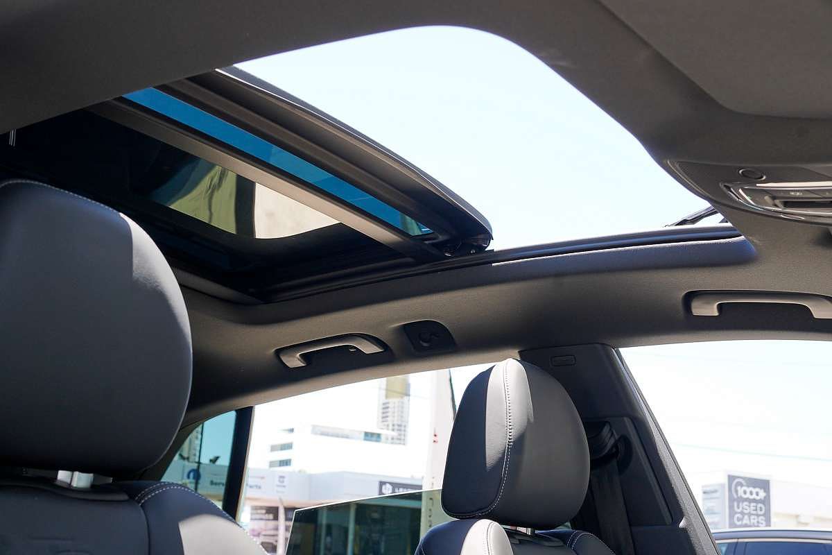 2025 Audi Q8 TFSI 250kW S line F1