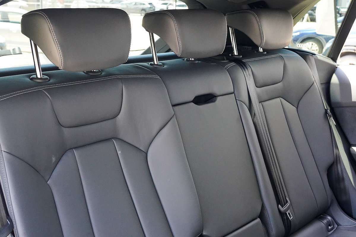 2025 Audi Q8 TFSI 250kW S line F1