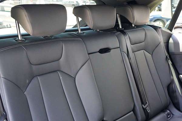 2025 Audi Q8 TFSI 250kW S line F1