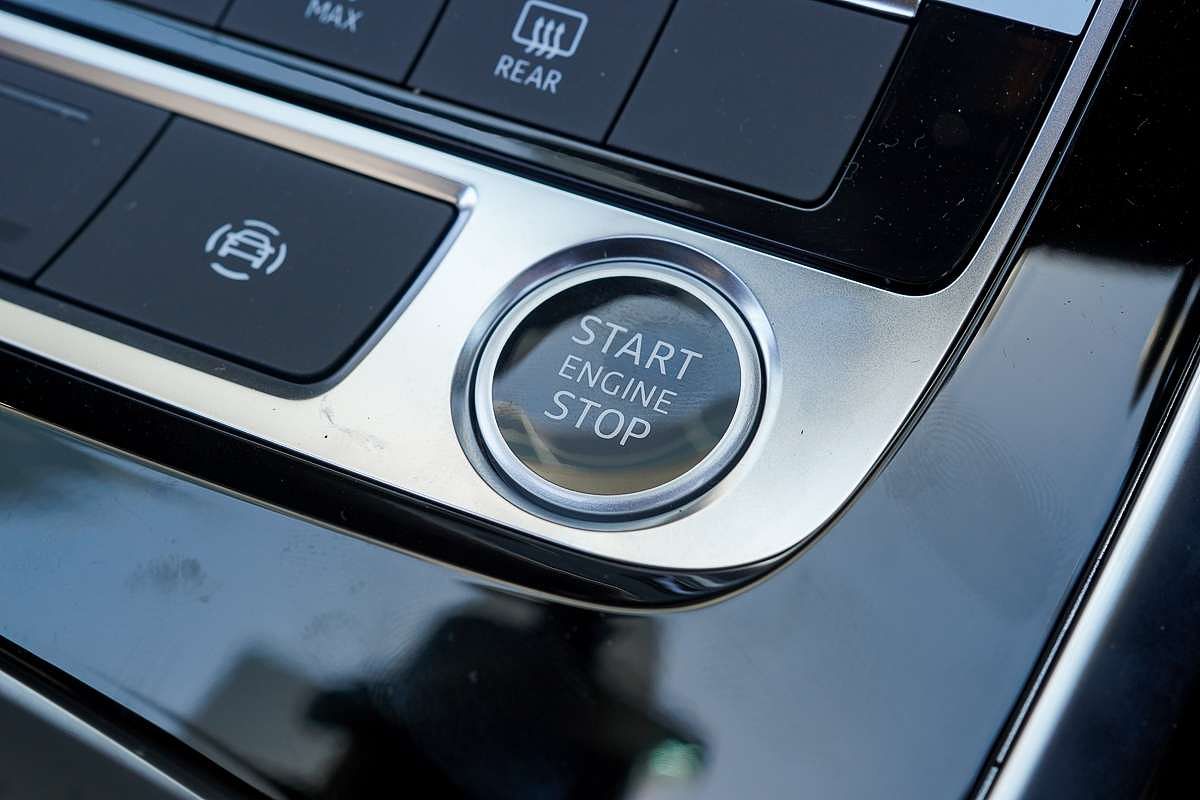 2025 Audi Q8 TFSI 250kW S line F1