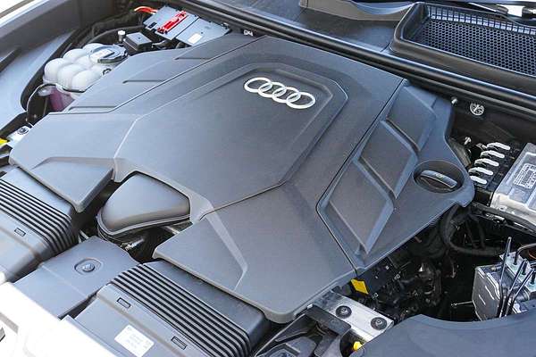 2025 Audi Q8 TFSI 250kW S line F1