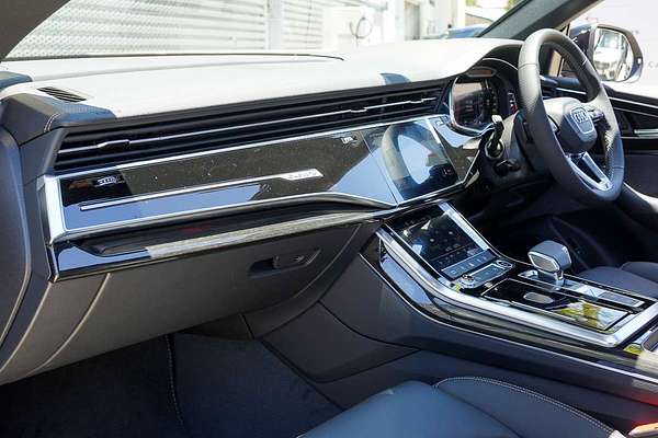 2025 Audi Q8 TFSI 250kW S line F1