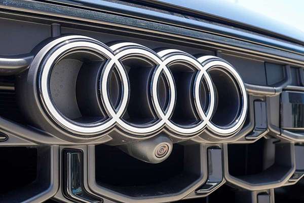 2025 Audi Q8 TFSI 250kW S line F1