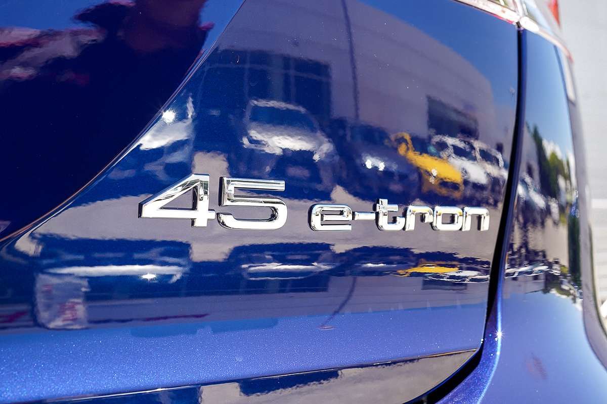 2025 Audi Q4 e-tron 45 F4