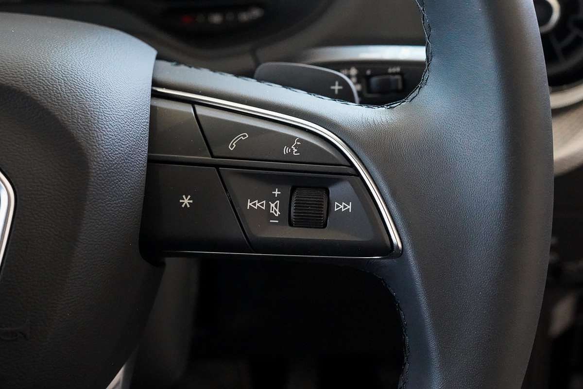 2024 Audi Q2 40 TFSI S line GA