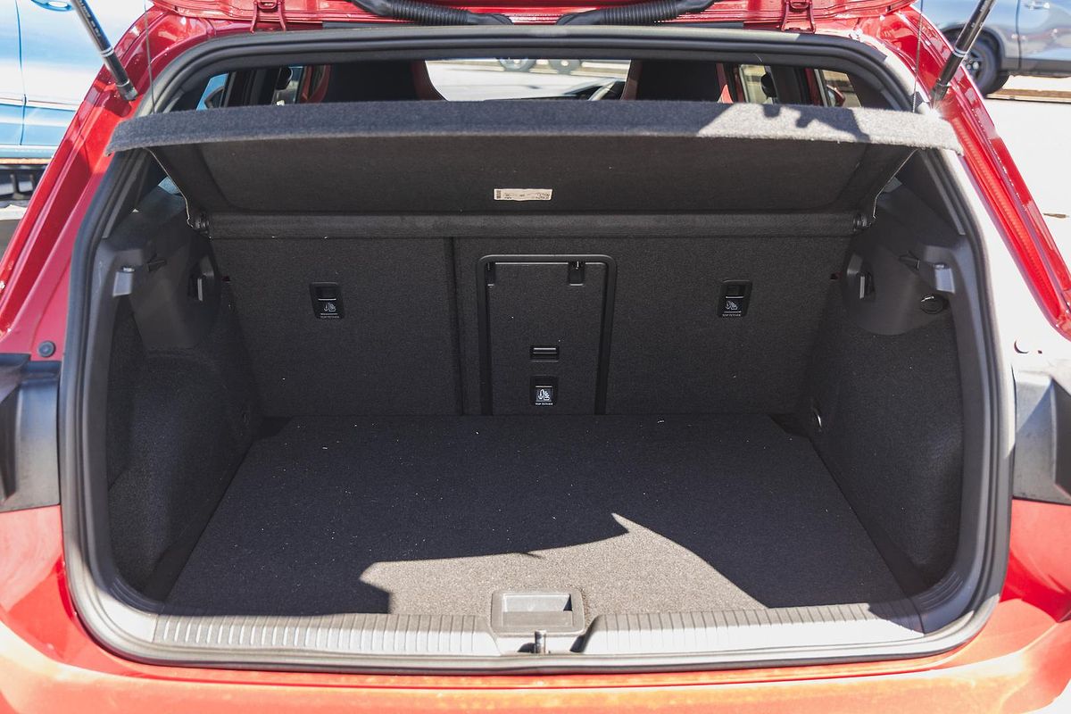 2022 Volkswagen Golf GTI 8