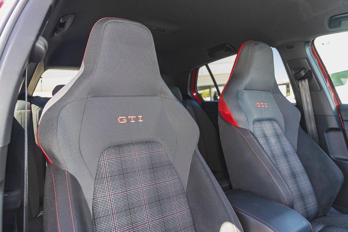 2022 Volkswagen Golf GTI 8