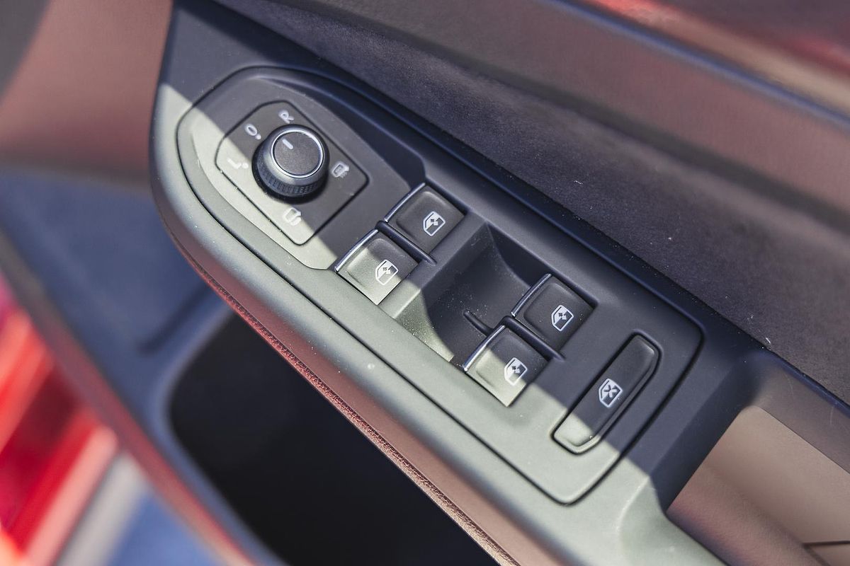 2022 Volkswagen Golf GTI 8