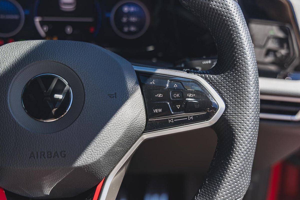 2022 Volkswagen Golf GTI 8