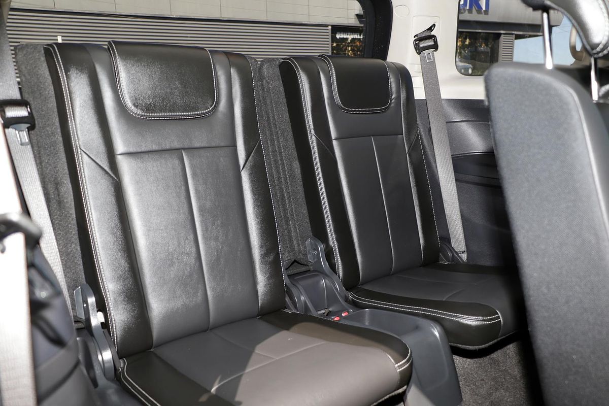 2021 Isuzu MU-X LS-T