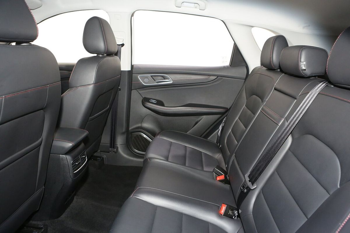 2024 MG HS Vibe SAS23