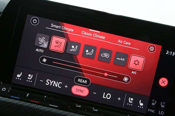 2022 Volkswagen Golf R 8