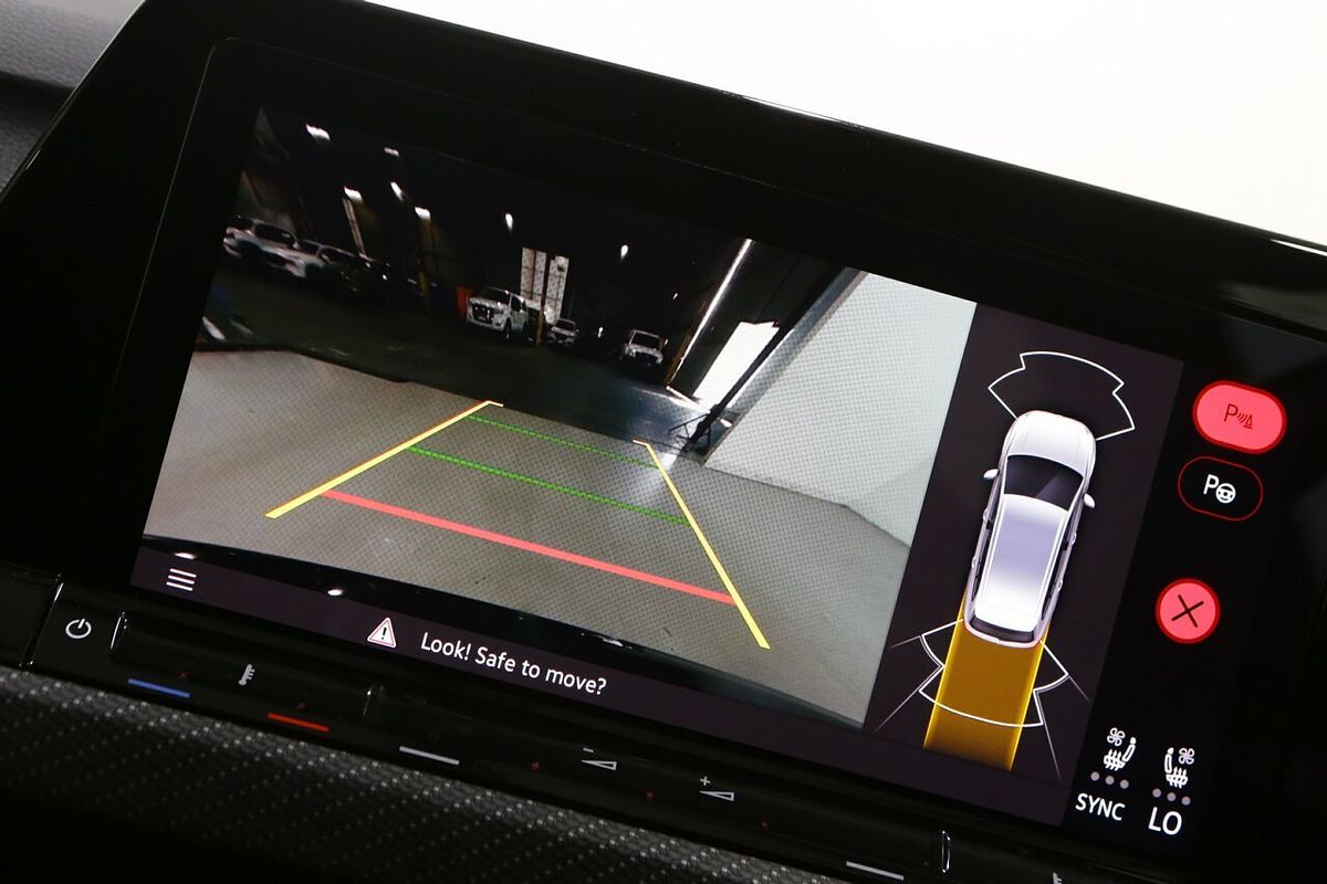 2022 Volkswagen Golf R 8