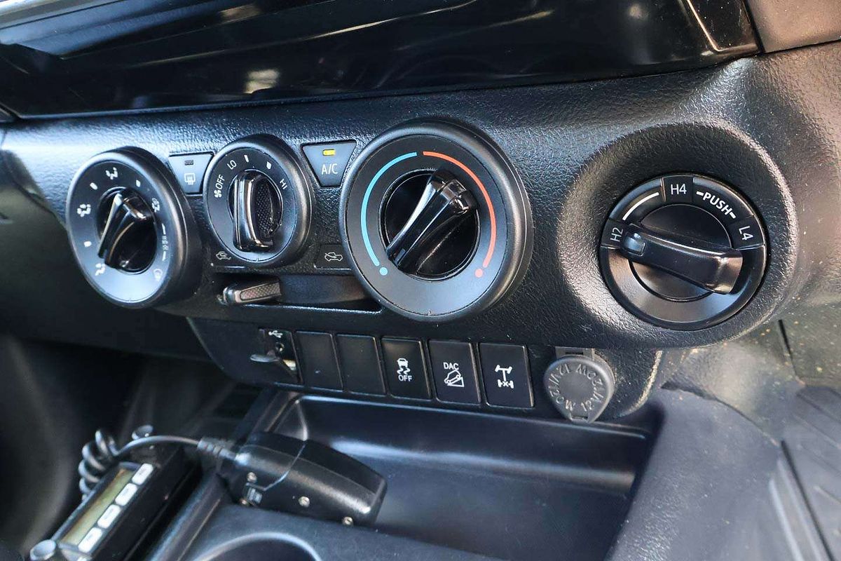 2018 Toyota Hilux SR GUN126R 4X4