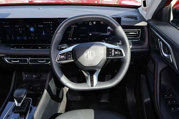 2024 MG HS Essence AS33