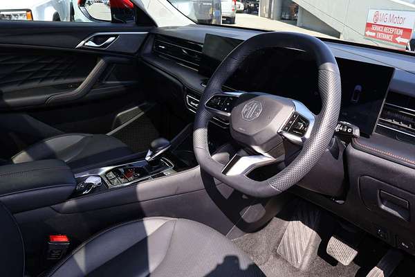 2024 MG HS Essence AS33