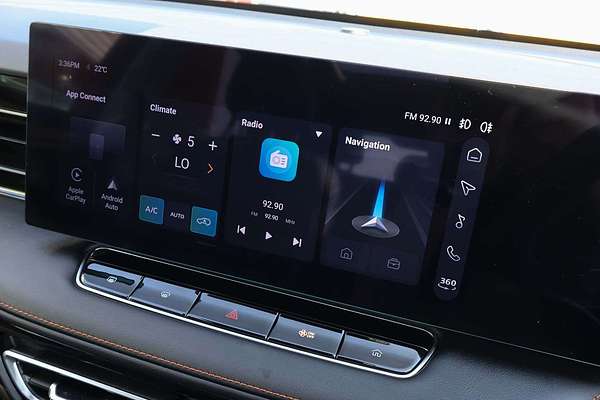 2024 MG HS Essence AS33