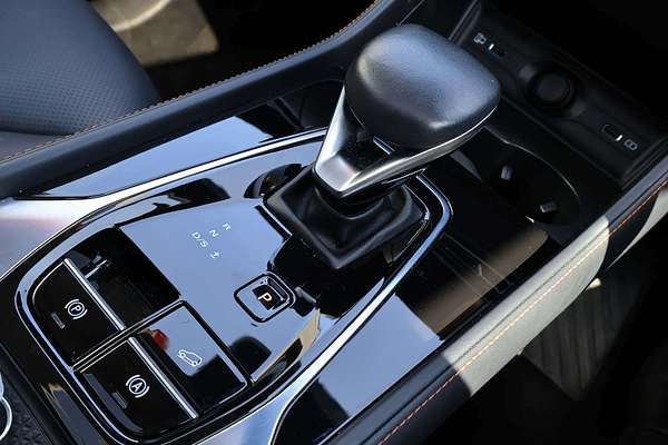 2024 MG HS Essence AS33