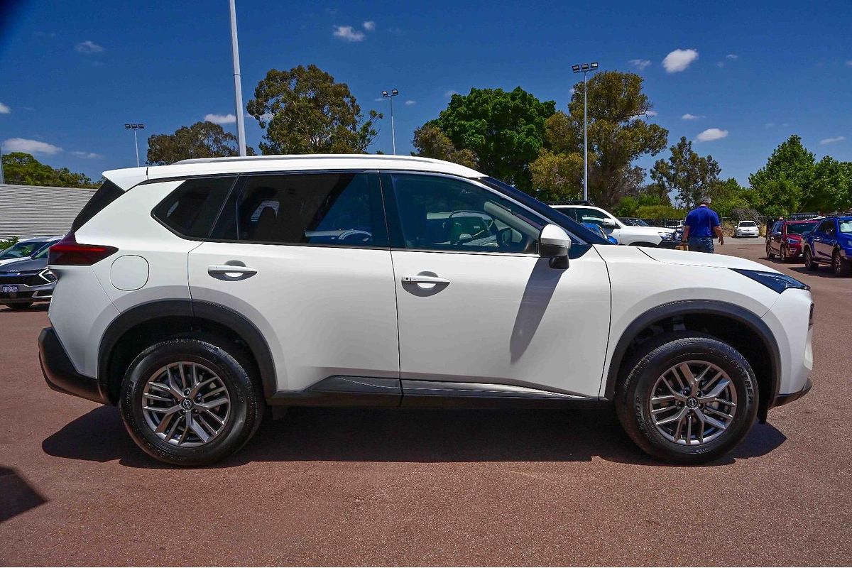 2024 Nissan X-TRAIL ST T33