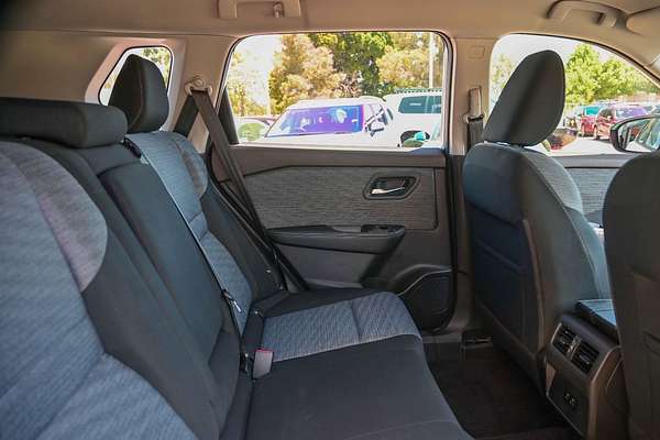 2024 Nissan X-TRAIL ST T33