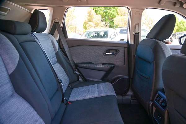 2024 Nissan X-TRAIL ST T33