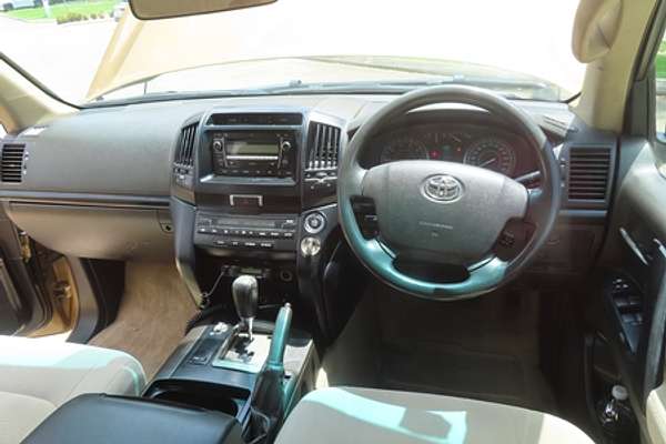 2010 Toyota Landcruiser GXL UZJ200R