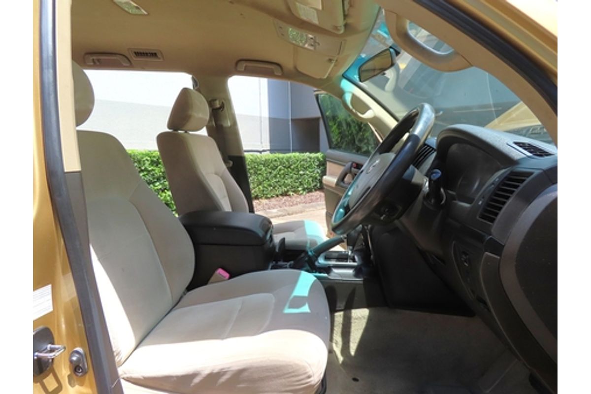 2010 Toyota Landcruiser GXL UZJ200R