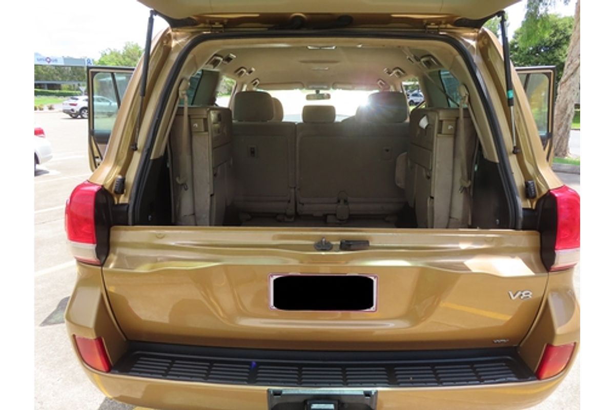 2010 Toyota Landcruiser GXL UZJ200R