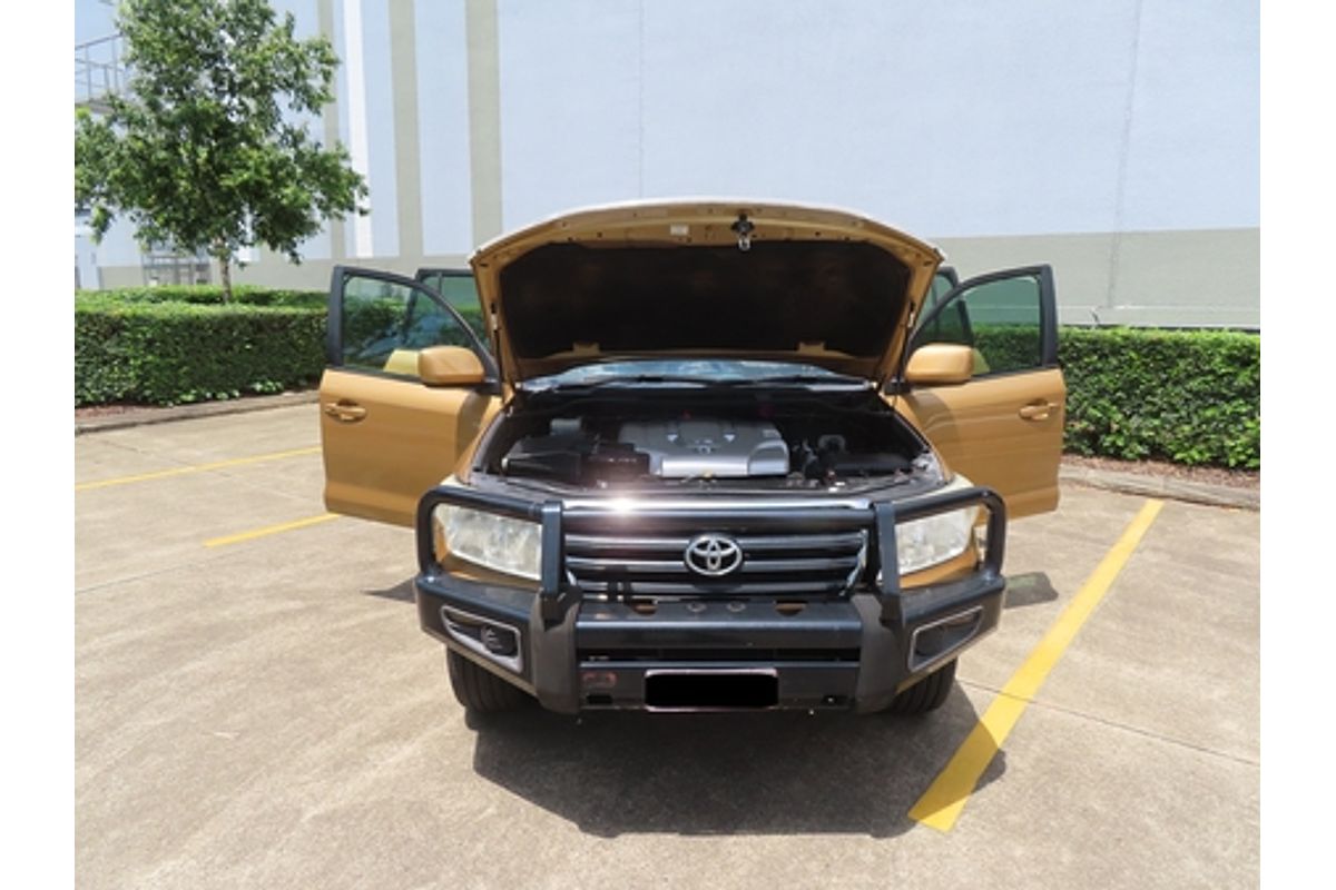 2010 Toyota Landcruiser GXL UZJ200R