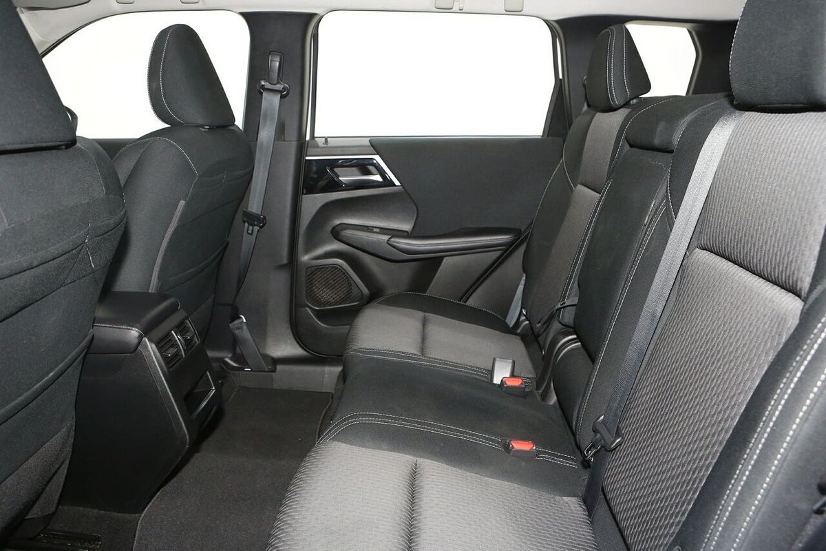 2022 Mitsubishi Outlander ES ZM