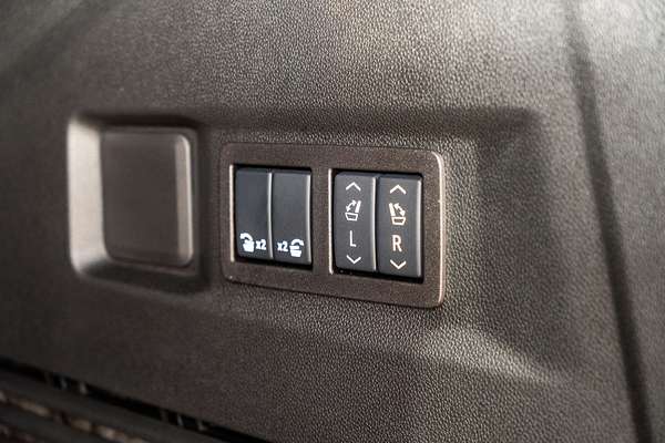 2025 GMC Yukon Denali T1