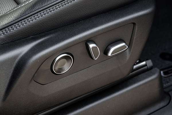 2025 GMC Yukon Denali T1