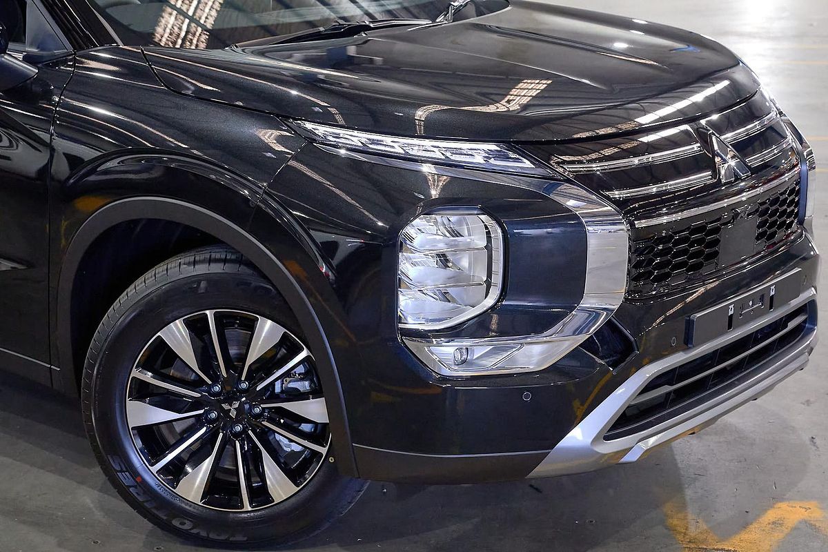 2025 Mitsubishi Outlander LS ZM