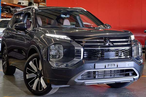 2025 Mitsubishi Outlander Exceed Tourer ZM